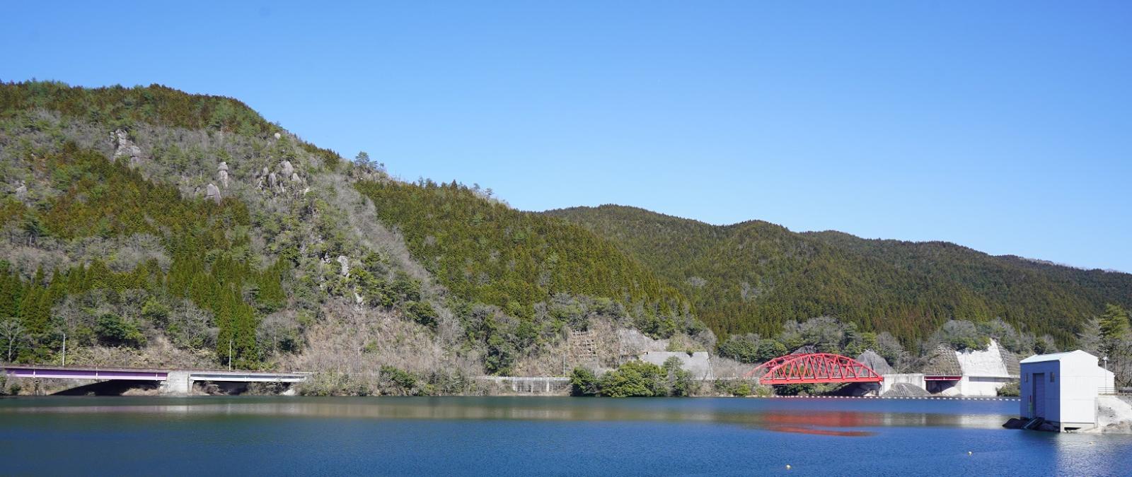 春の日南湖(pc）