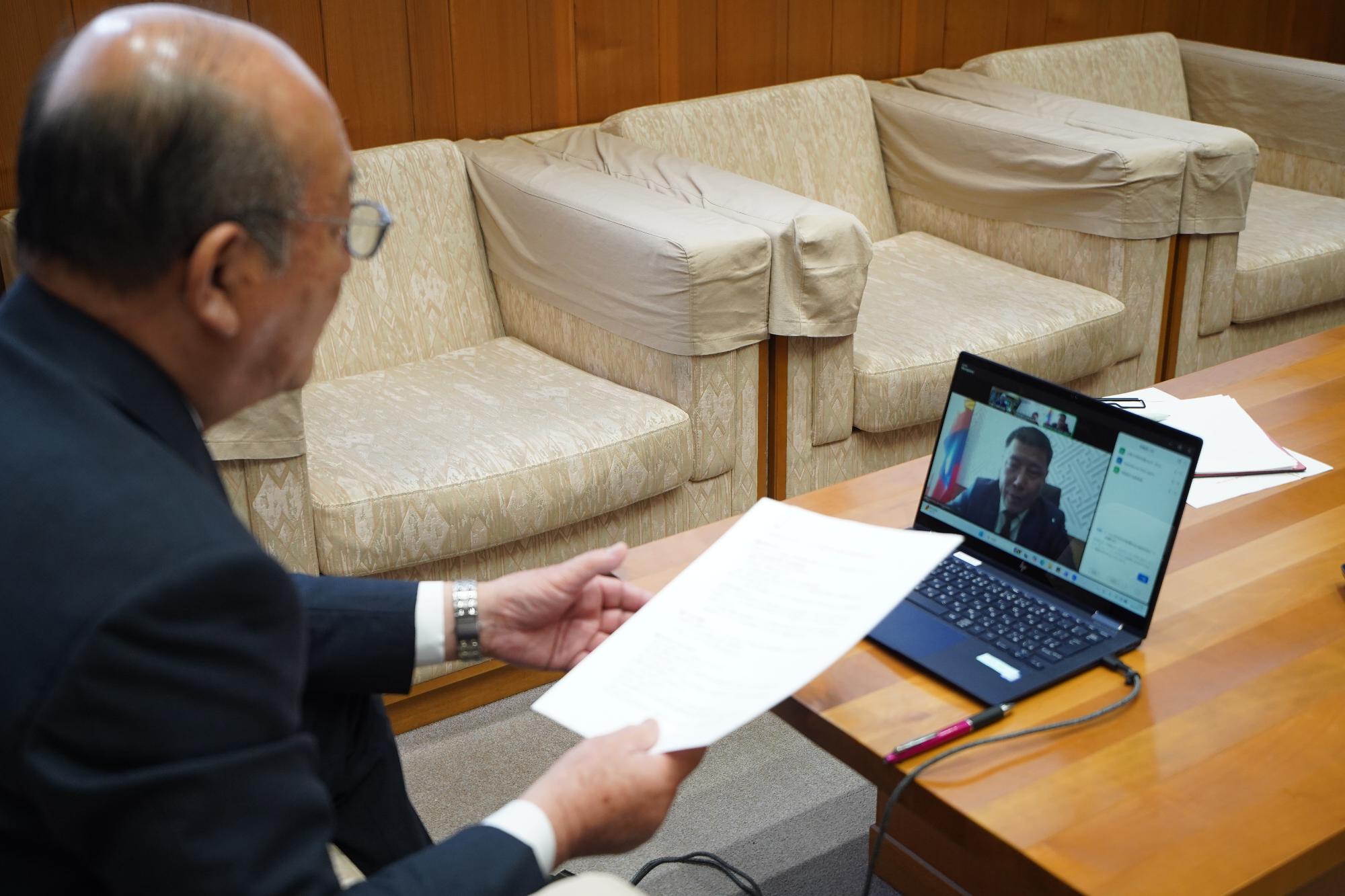 ゾーンモド市長とWEB会議（R8)